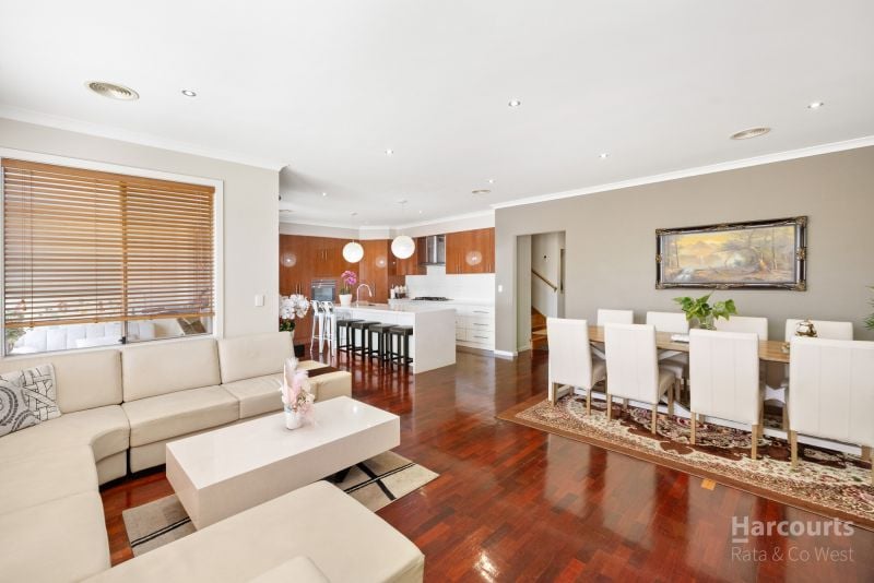 24 Maranoa Grove, Caroline Springs