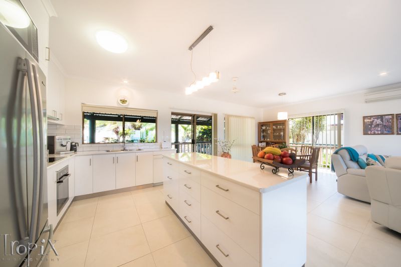 24 Country Road Cannonvale QLD, Cannonvale - Thumbnail 4