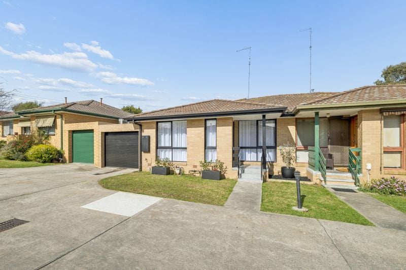 4/1-3 McFadzean Avenue, Reservoir