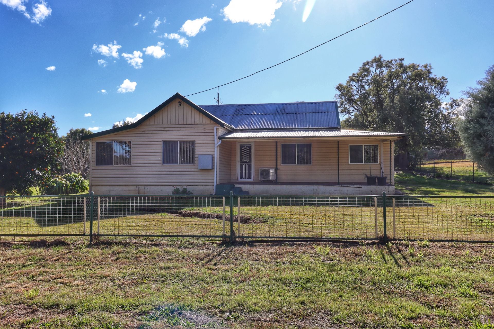 1 Baker Street, WOODSTOCK, Woodstock - Thumbnail 2