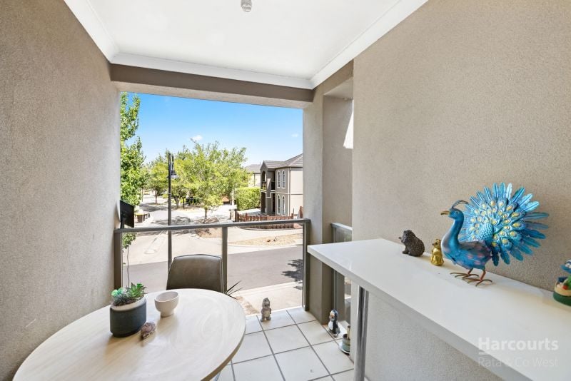 24 Maranoa Grove, Caroline Springs