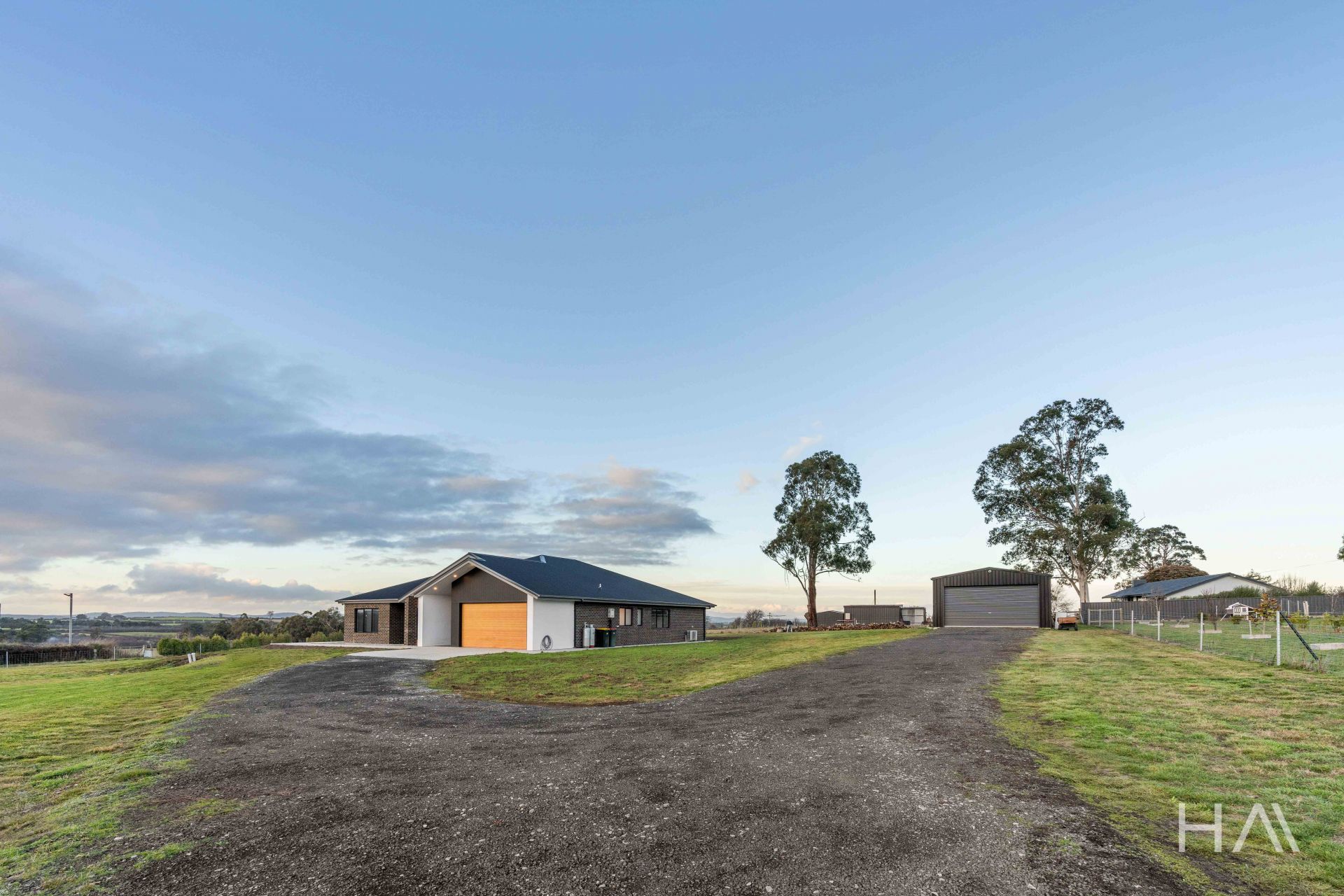 95 Five Acre Row Westbury, Westbury - Thumbnail 4