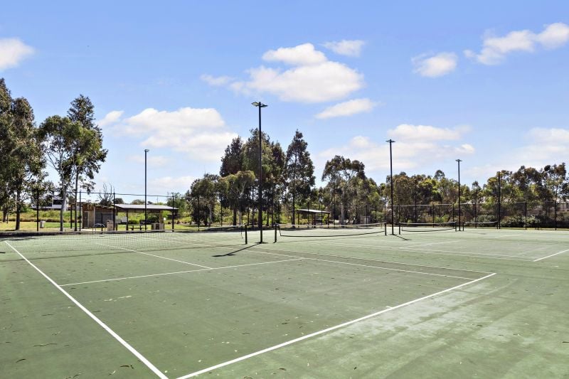 6 Prism Walk, Epping