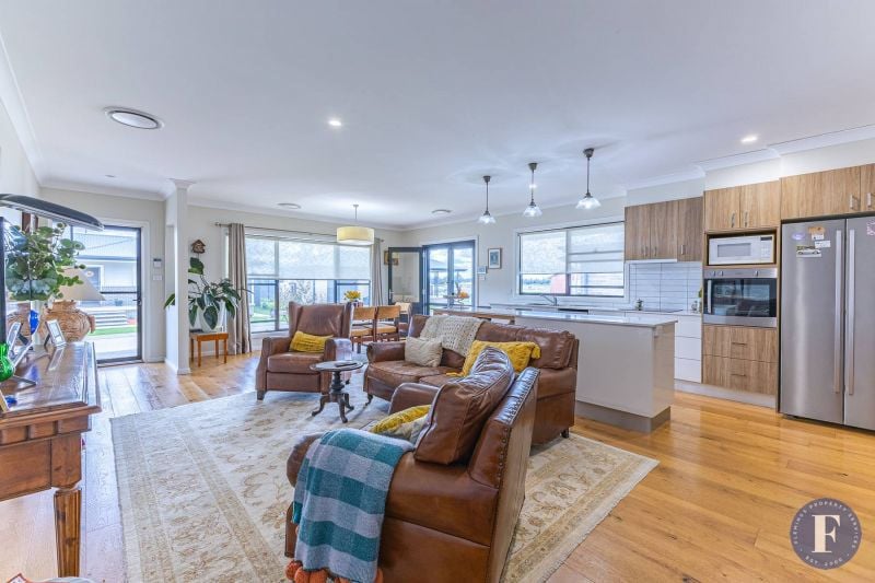 2/2 Reymond Street, Forbes NSW, Forbes - Thumbnail 3