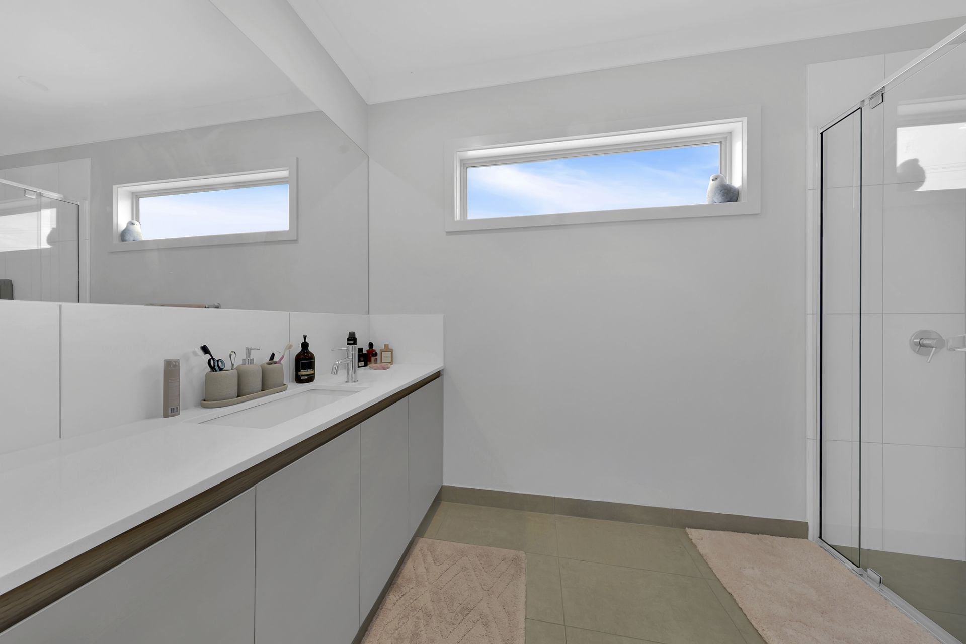 Modern 3-Level Townhouse in Prime South Morang Location