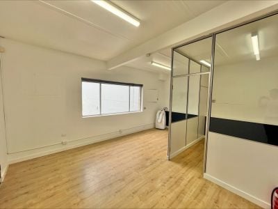 Dee Why - Suite 4/9 Oaks Avenue
