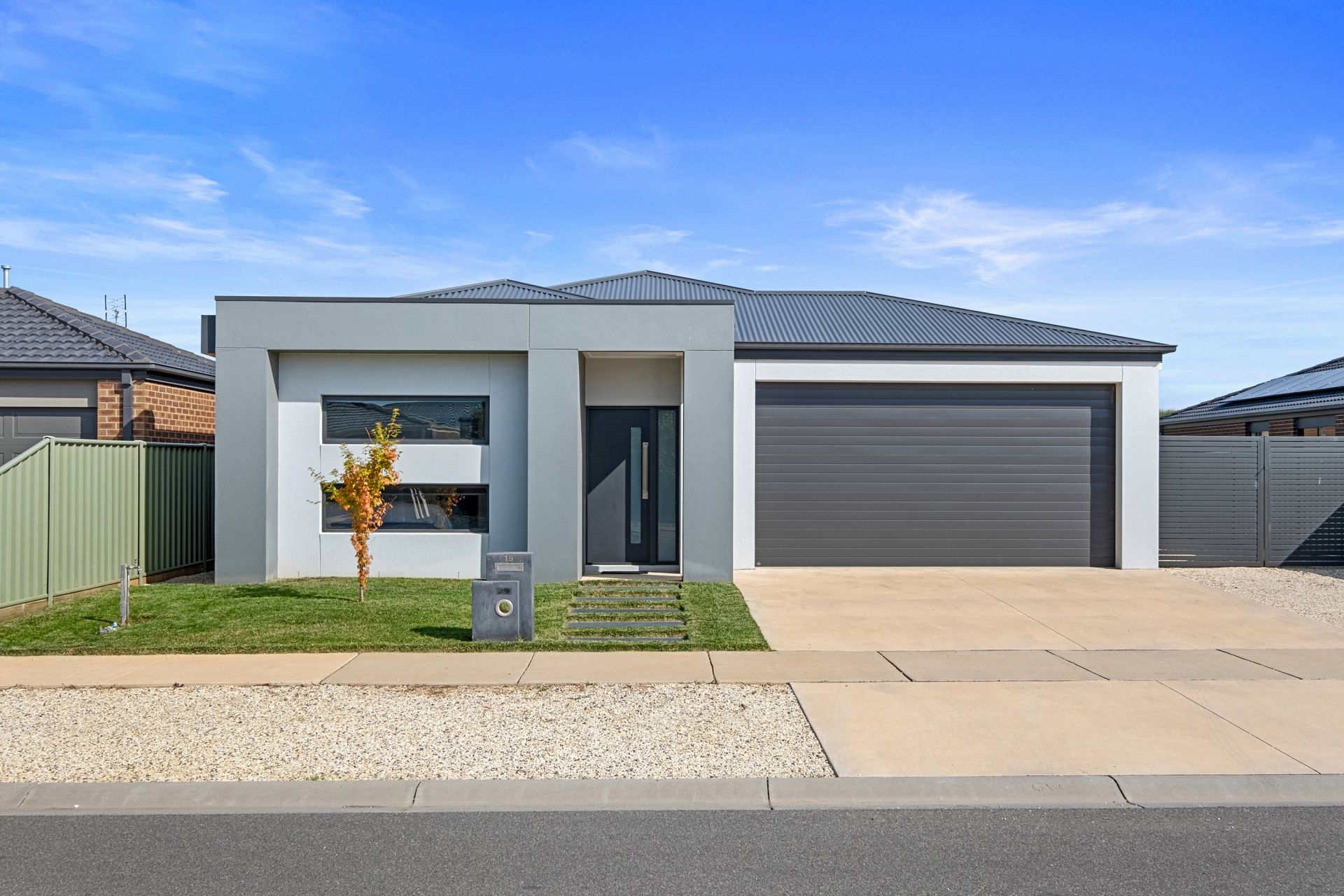 19 Cloverfields Drive, Epsom, Epsom, Epsom - Thumbnail 2