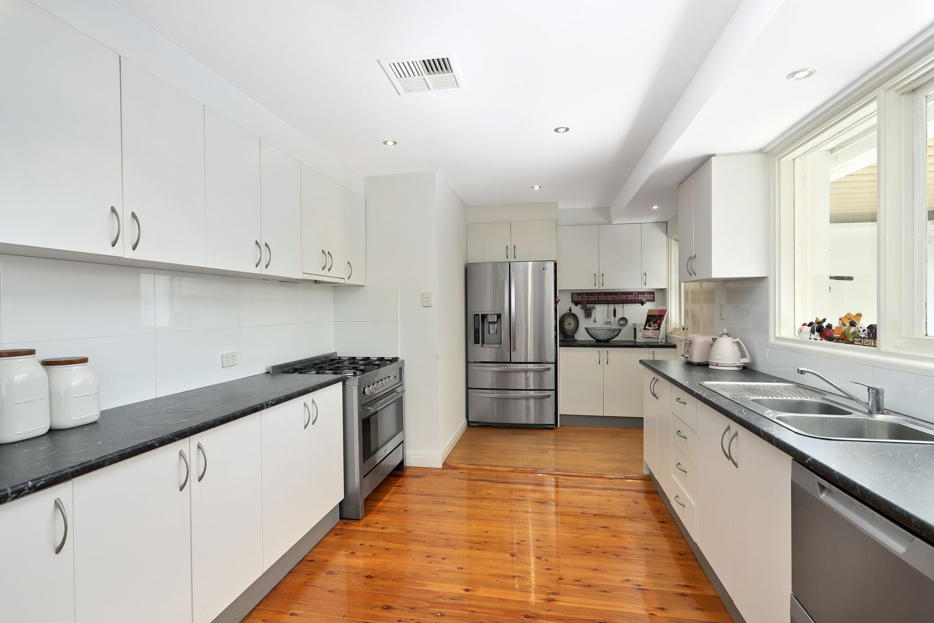 3 Martin Place Dural NSW, Dural - Thumbnail 3