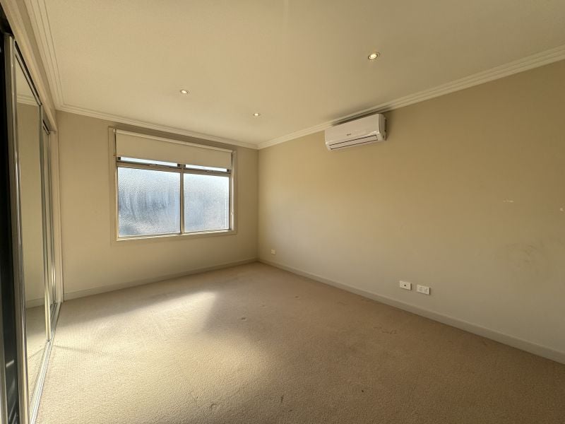 1/76 Strathmerton Street, Reservoir