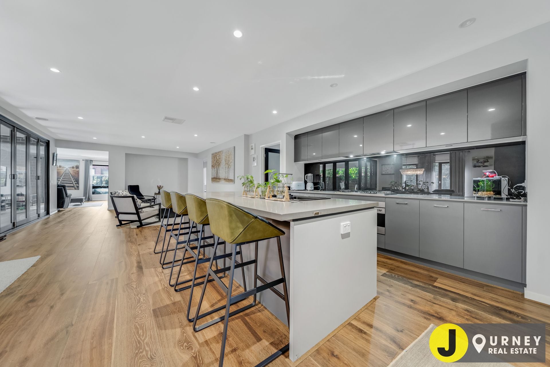 55 Bazadaise Drive, Clyde North VIC, Clyde North - Thumbnail 4