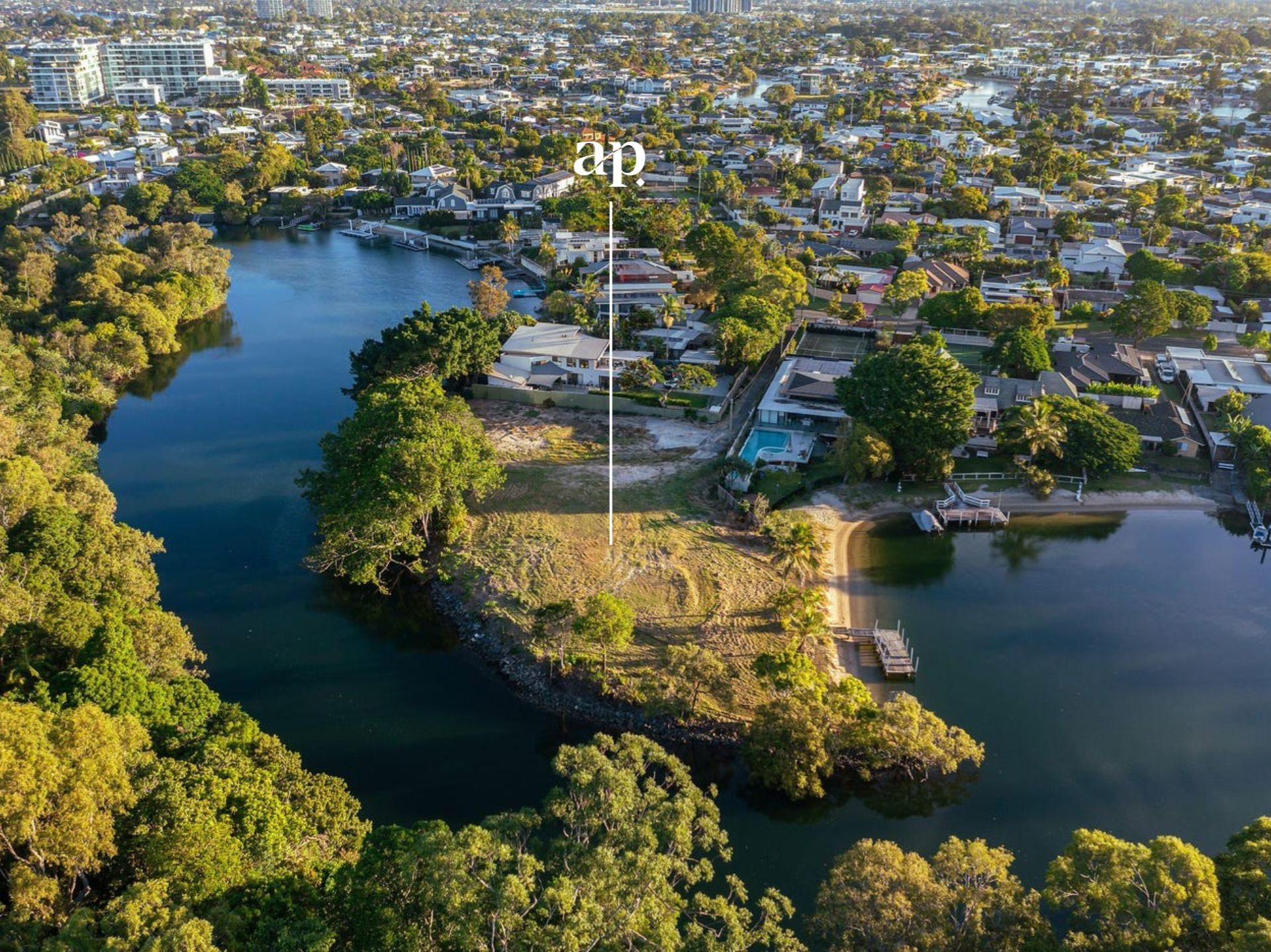 $ 1,900,000, Broadbeach Waters - Thumbnail 4