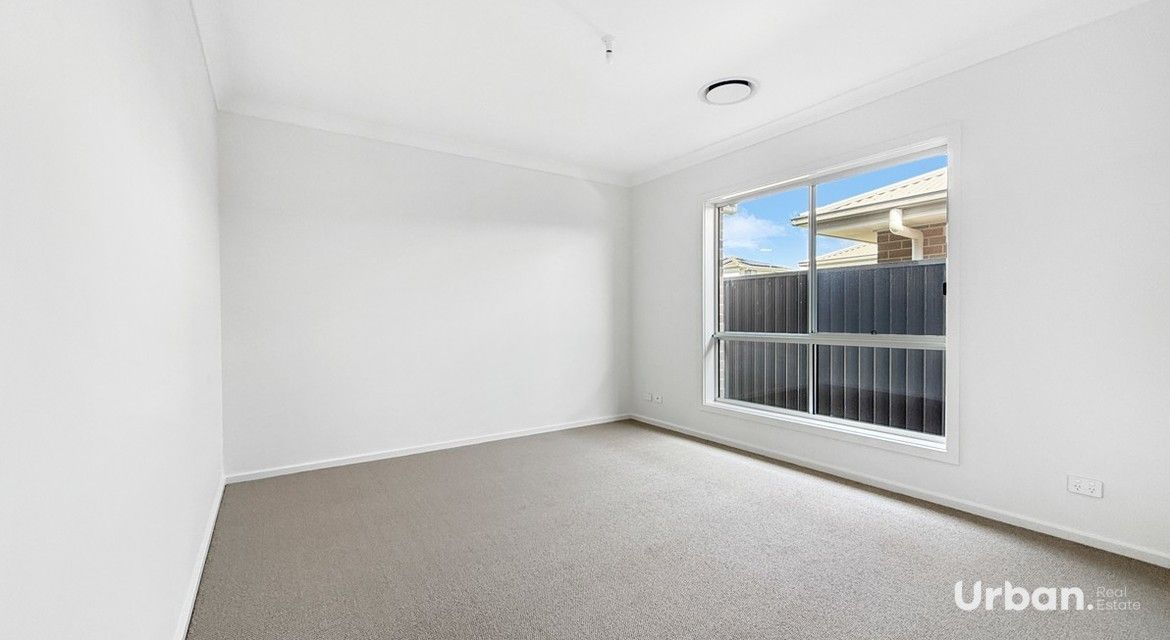 Austral 21 Parhelion Street