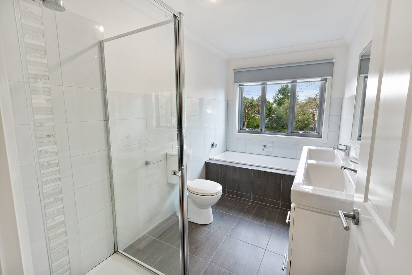 Luxury Living On Leamington!