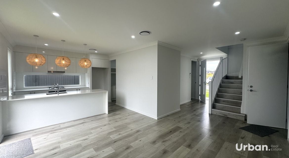 Austral 16 Dew Street