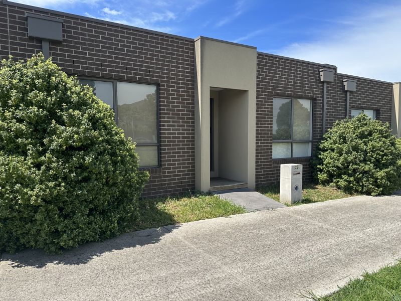 22 Lehmann Walk, Epping