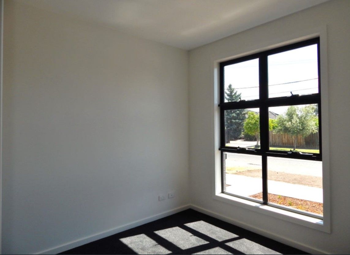 PERFECT LOCATION AND CLOSE TO THE RING ROAD
