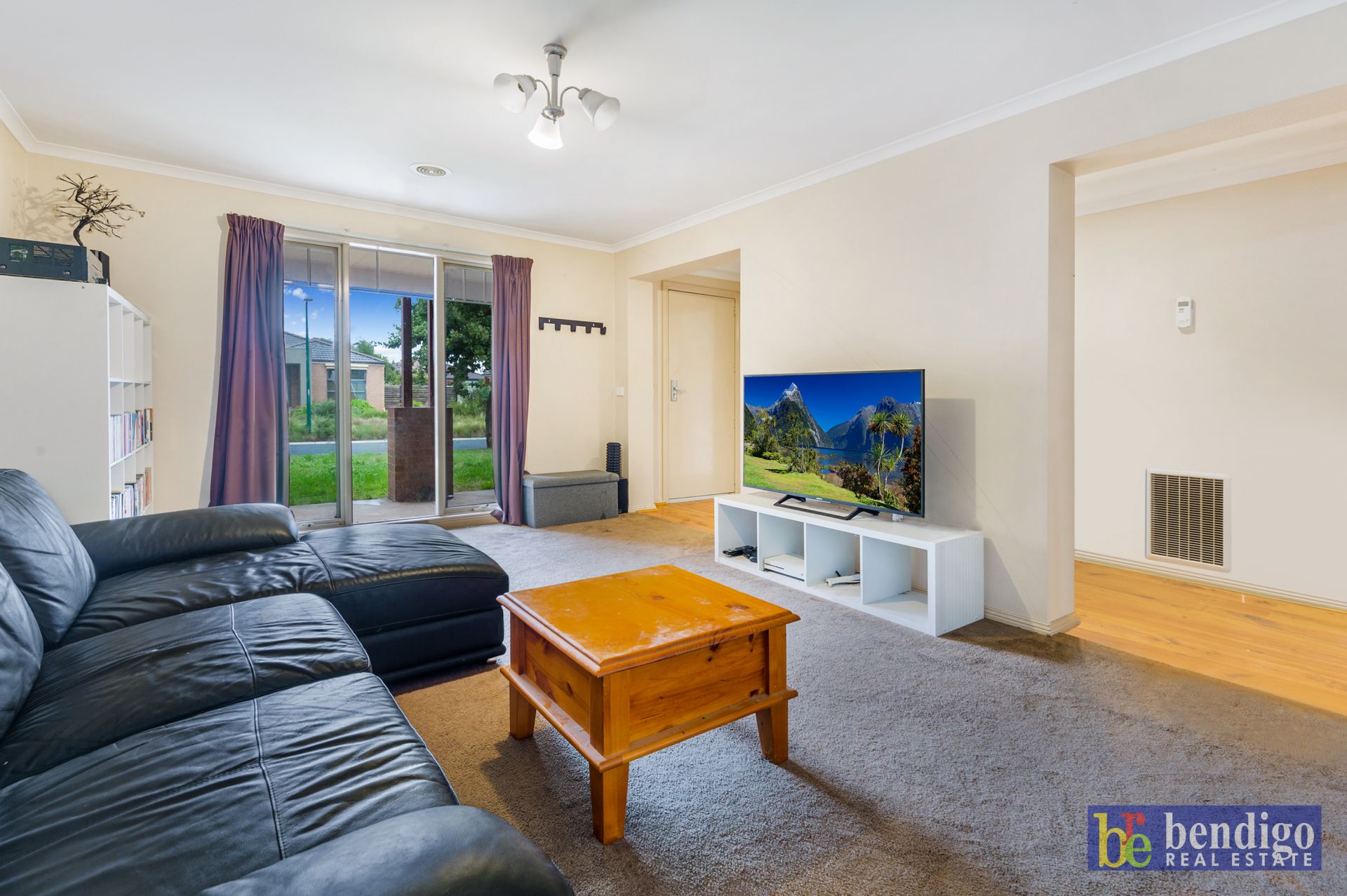 32 Glenwill Drive Epsom VIC, Epsom - Thumbnail 2