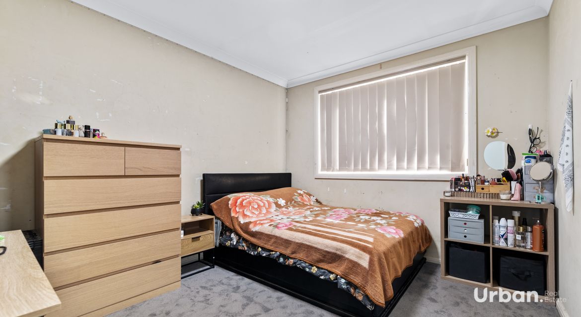 Casula 60 Roth Street