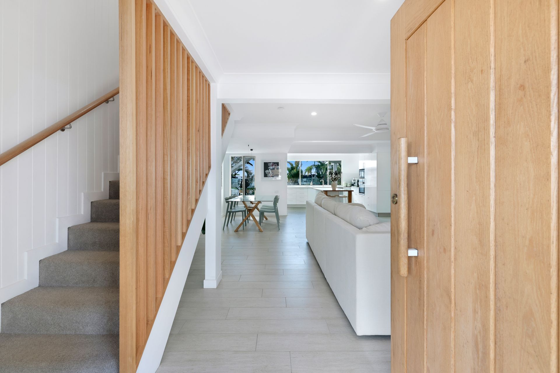 57 Abalone Avenue, Paradise Point QLD 4216, Paradise Point - Thumbnail 2