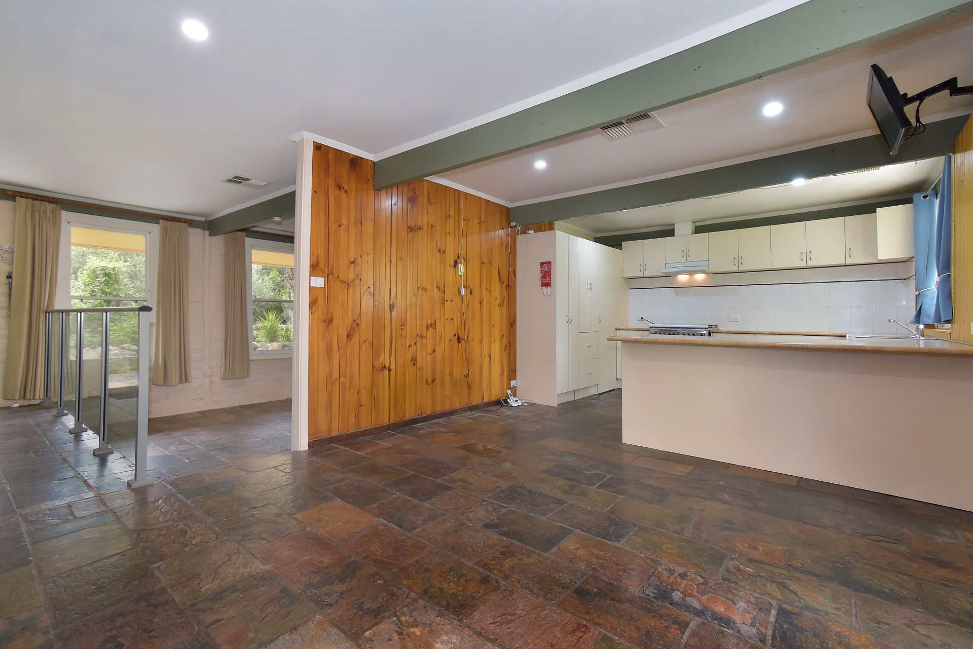 143 Taggart Drive, Daisy Hill - Thumbnail 7