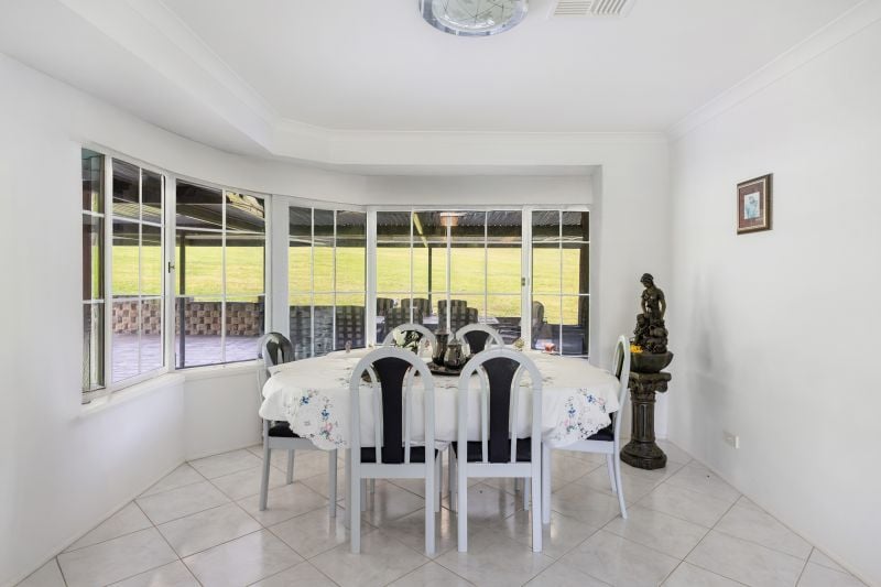 Your Country Escape Awaits in The Oaks