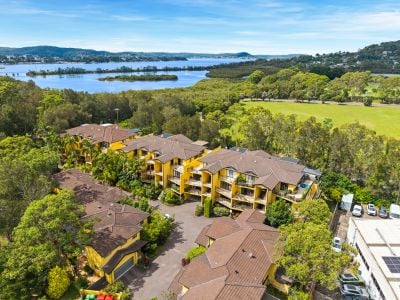 West Gosford 23/2 Adcock Avenue