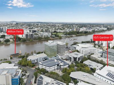 LIGHT FILLED OFFICE WITH 7 ONSITE CAR PARKS!