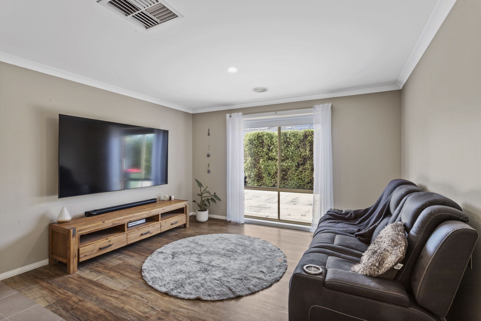 5 Peninsula Drive Eaglehawk VIC, Eaglehawk - Thumbnail 3