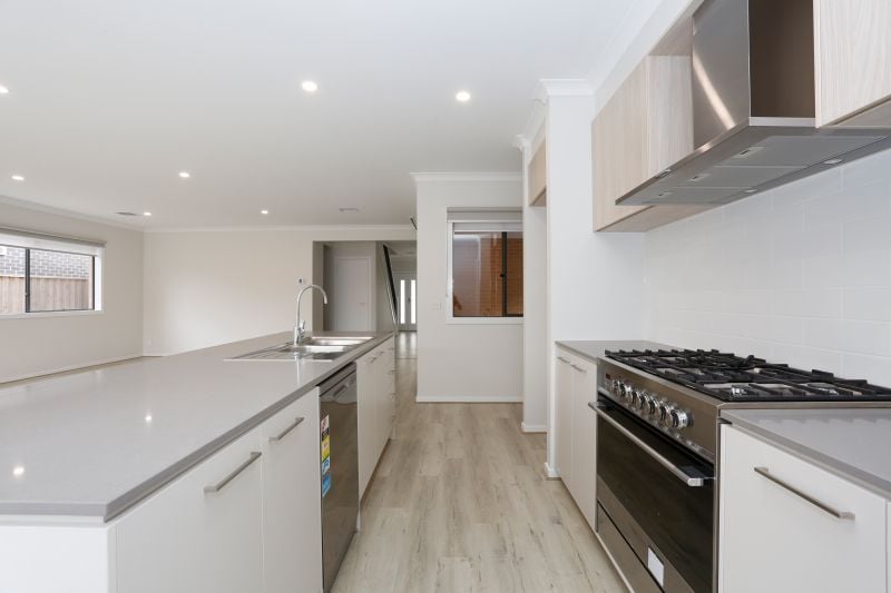 62 Cravens Road, Mernda