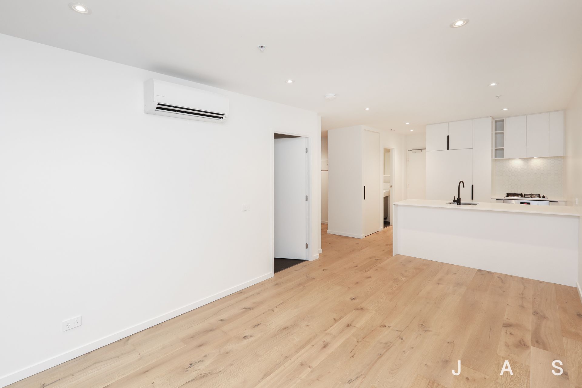 1311/8 Hallenstein Street Footscray VIC, Footscray - Thumbnail 4