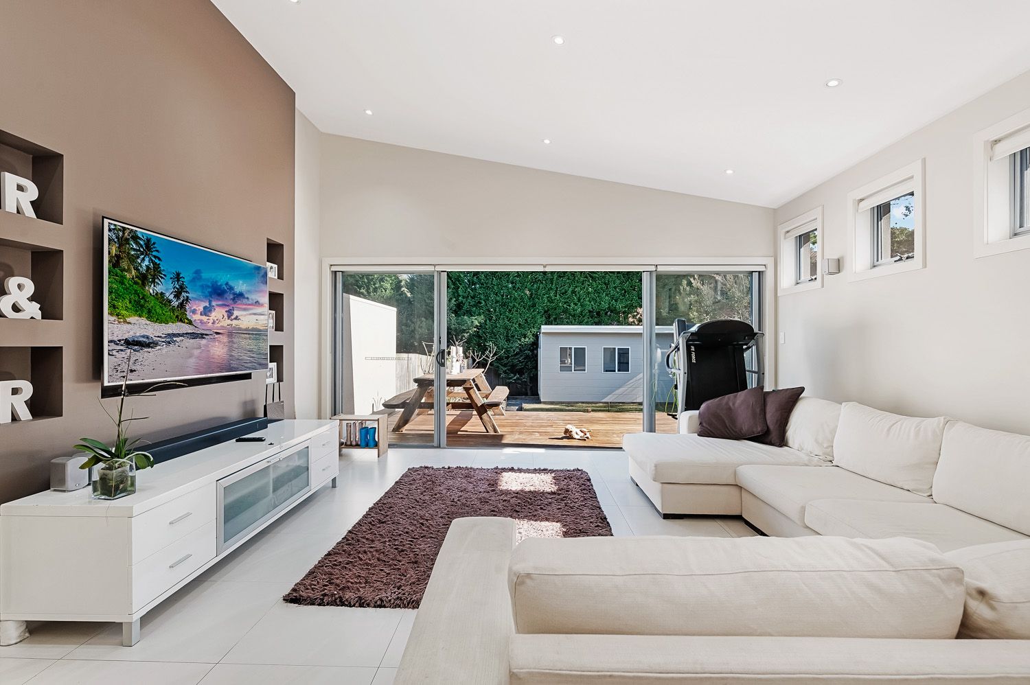 12 Stuart Avenue, Normanhurst, Normanhurst - Thumbnail 3