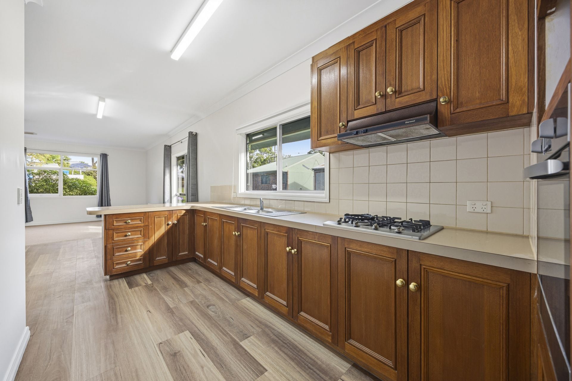 1 Bennett Street, Canadian, Canadian - Thumbnail 4