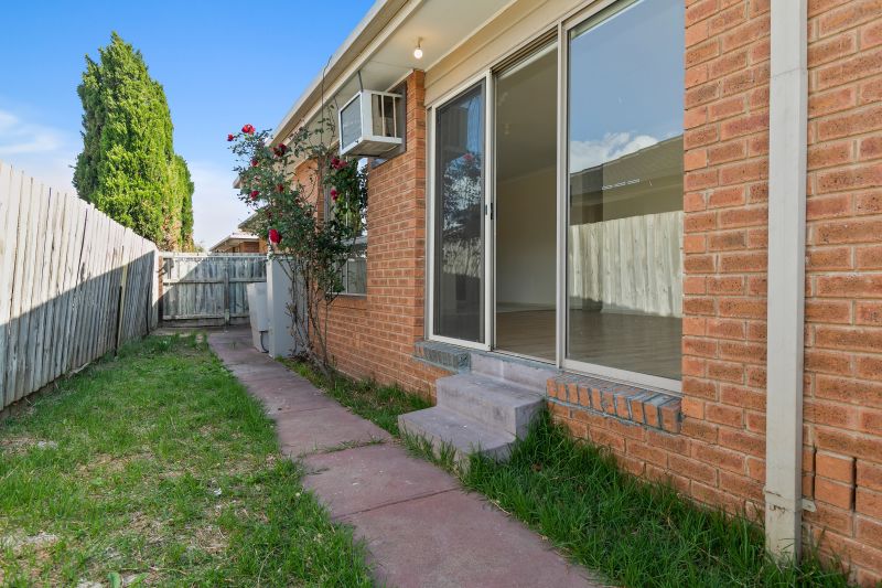 2/9 Dennis Street, Lalor