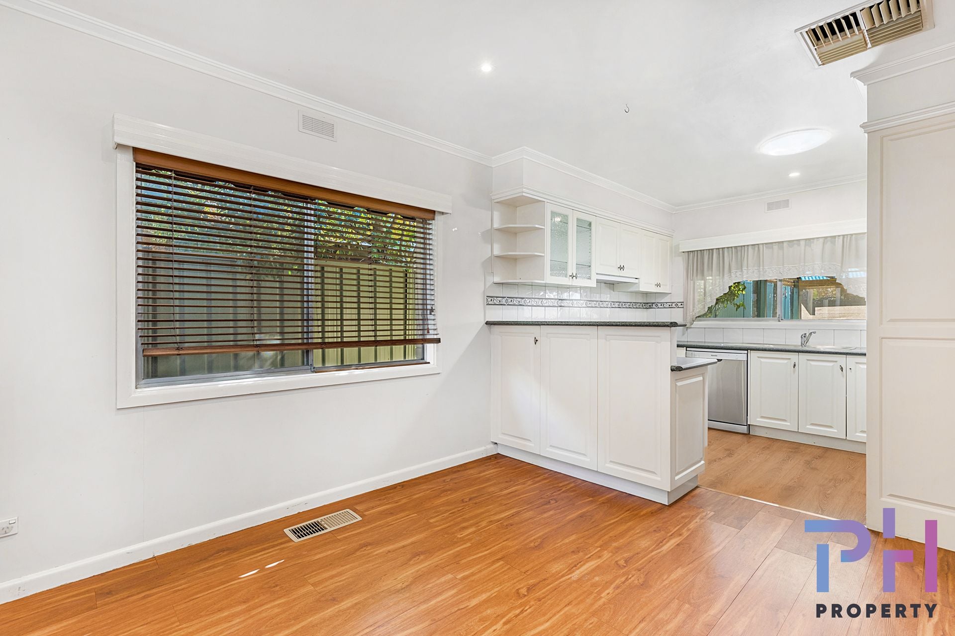 16 Henkel Street LONG GULLY VIC, Long Gully - Thumbnail 4