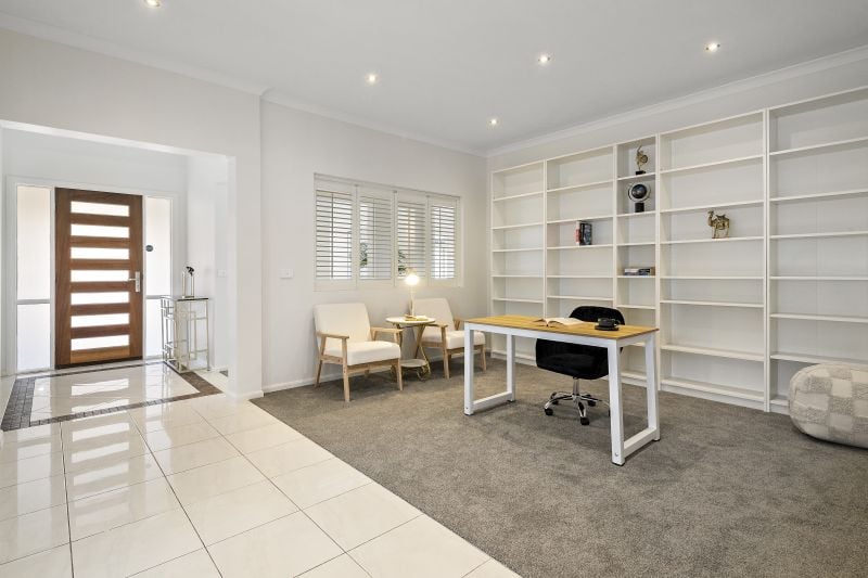 90 Hawkstowe Parade, South Morang