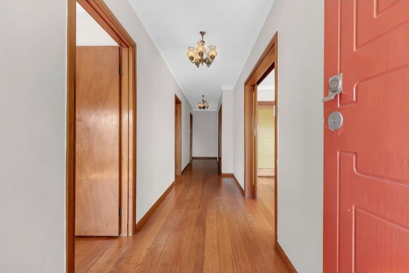 18 Leeson Grove, Lalor