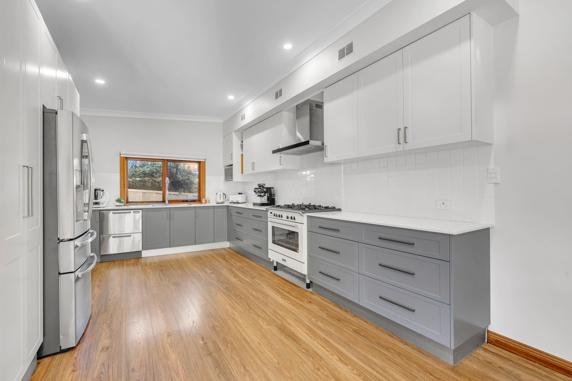 27 Elaine Avenue Berkeley Vale NSW, Berkeley Vale - Thumbnail 5