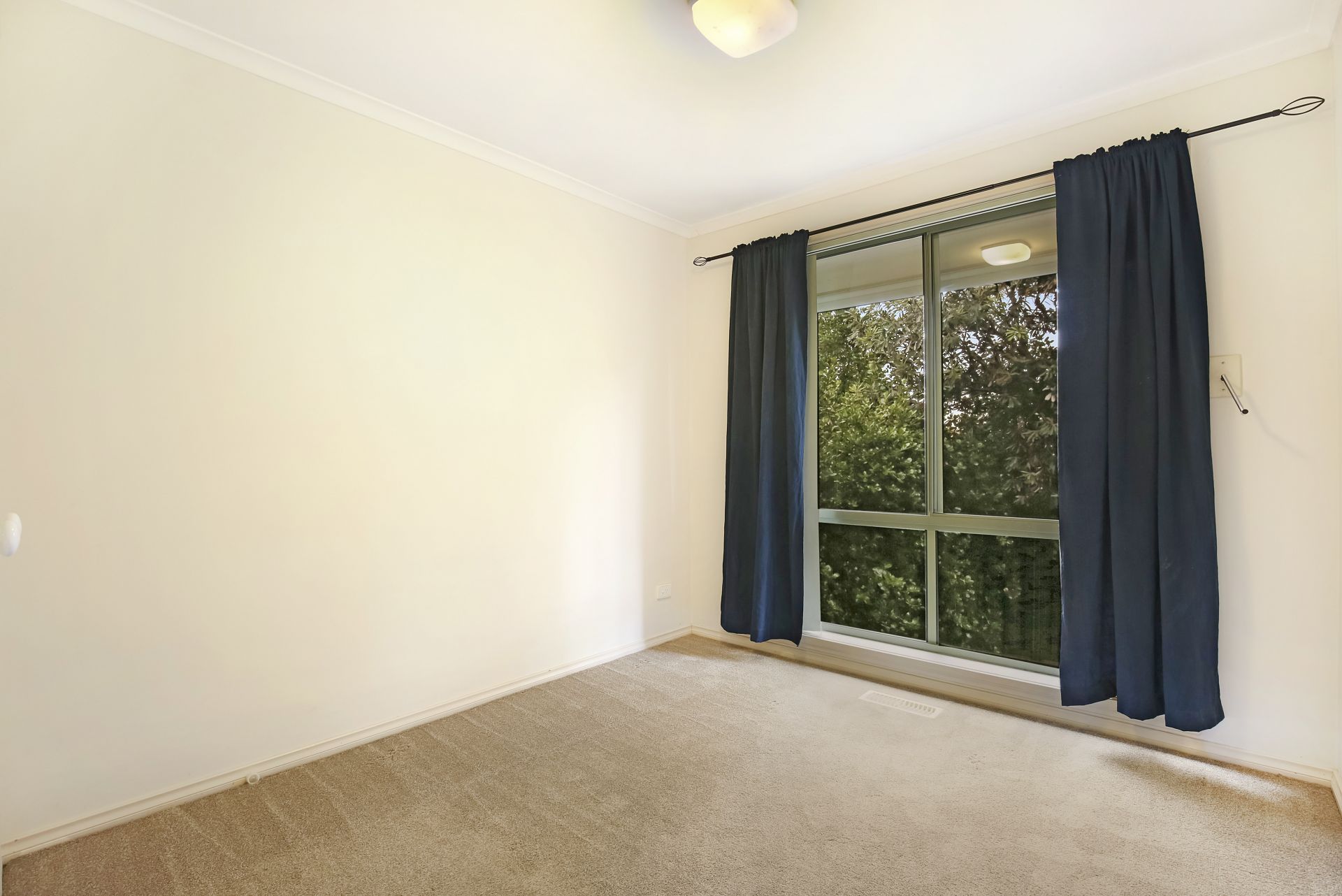 LOCATION AND COMFORT ALL IN ONE!!!