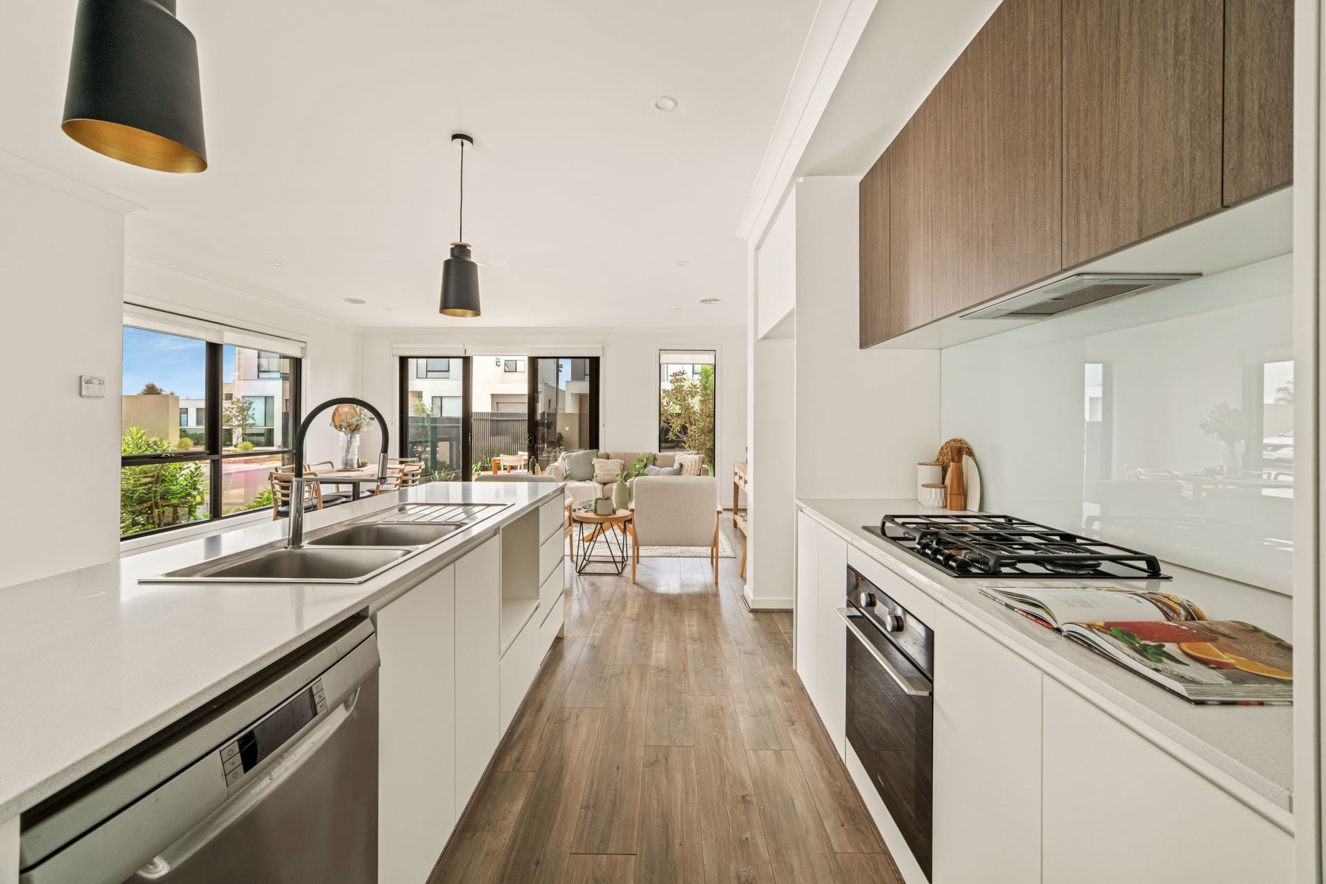 4 Surfers Crescent, Carrum Downs VIC, Carrum Downs - Thumbnail 4