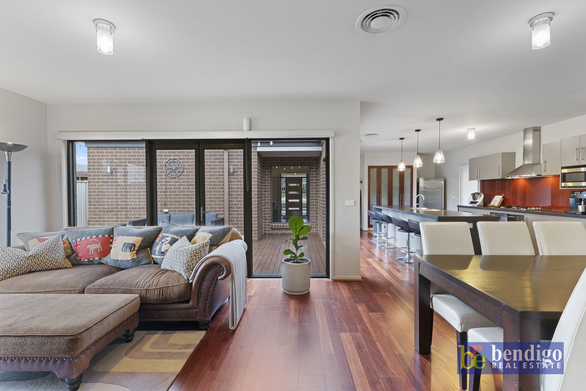 1 Gordonia Place Epsom VIC, Epsom - Thumbnail 2