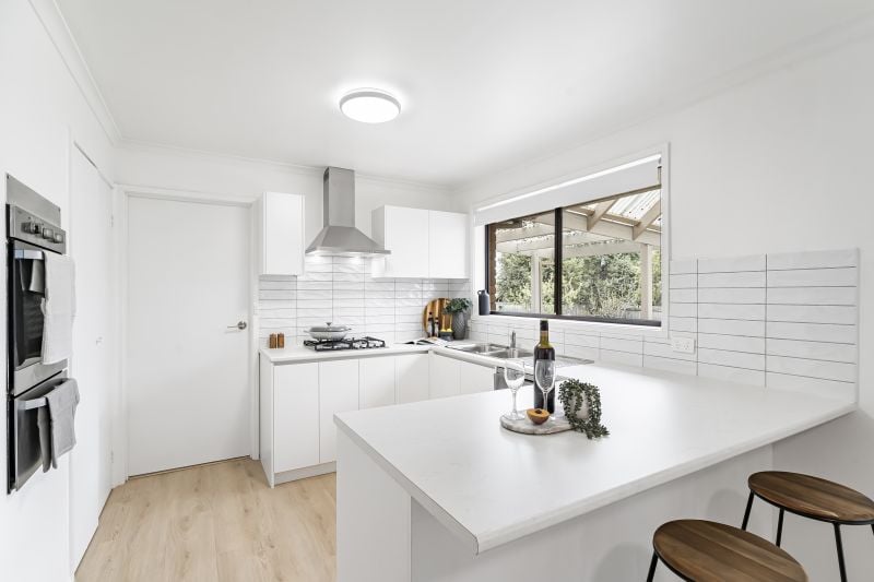 4 Moore Close, Mill Park