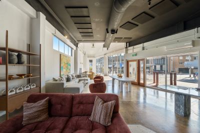STUNNING INNER CITY SHOWROOM WITH HIGH CEILINGS