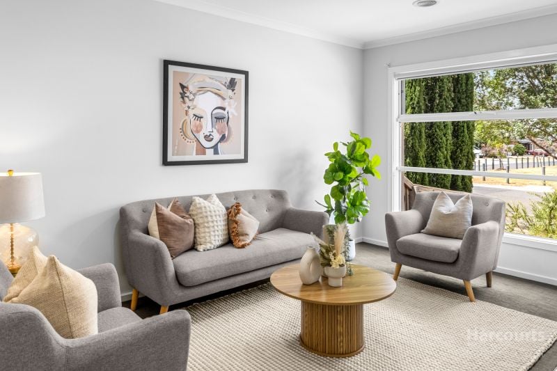 48 Royale Drive, Fraser Rise