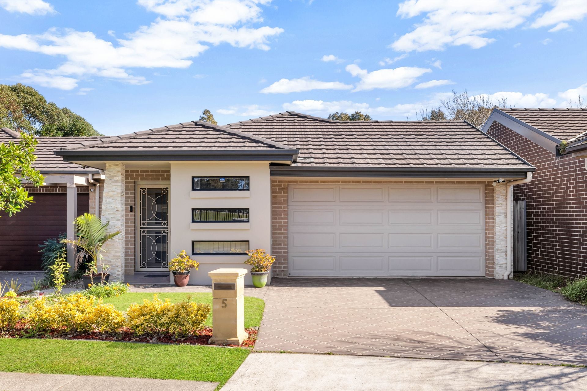 5 Pebble Crescent, The Ponds - Image 1