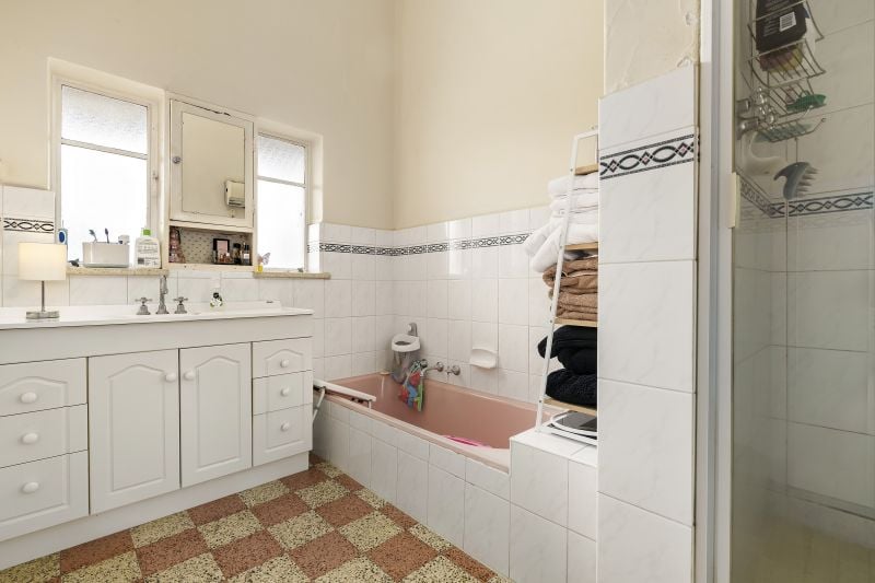 42 Broadhurst Avenue, Reservoir