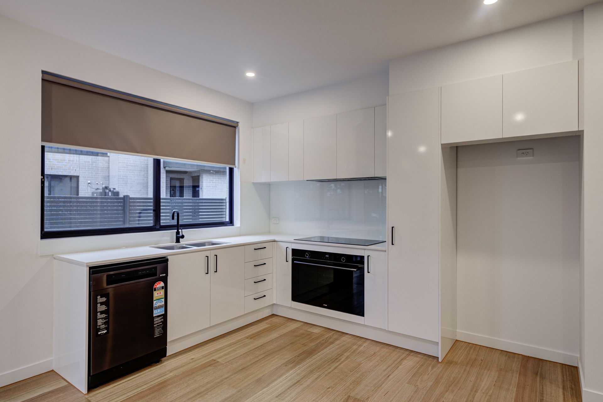 Modern Three Bedroom Townhouse!