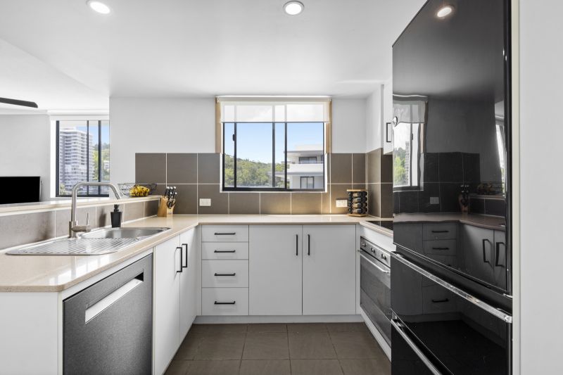 1104/1 Ocean Street, Burleigh Heads - Thumbnail 5