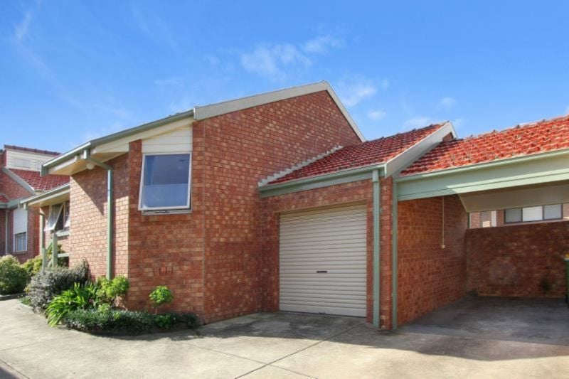 2/18 Mason Street, Reservoir