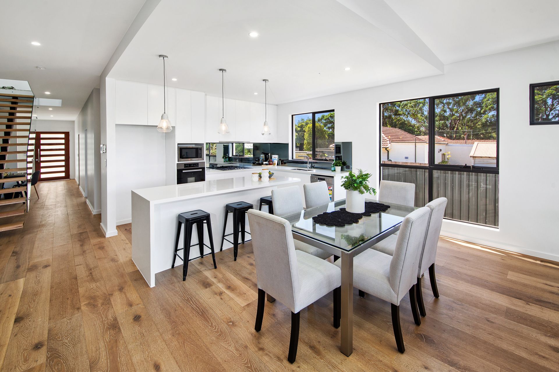 8a Arcadia Avenue, WOOLOOWARE, Woolooware - Thumbnail 3