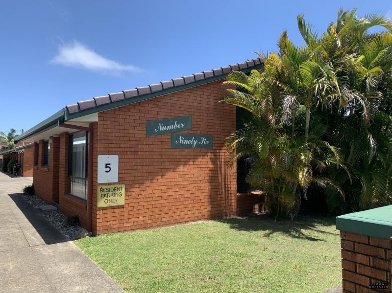 COASTAL LIFESTYLE RIGHT NEAR THE BEACH AND TOWN CENTRE